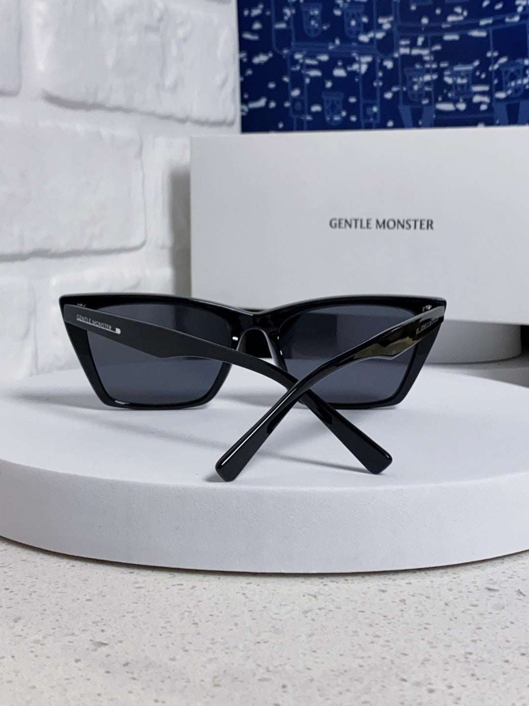 Gentle Monster TALIN Cat-Eye Black Lens Sunglasses for Men & Women - 358890 - detail image 3
