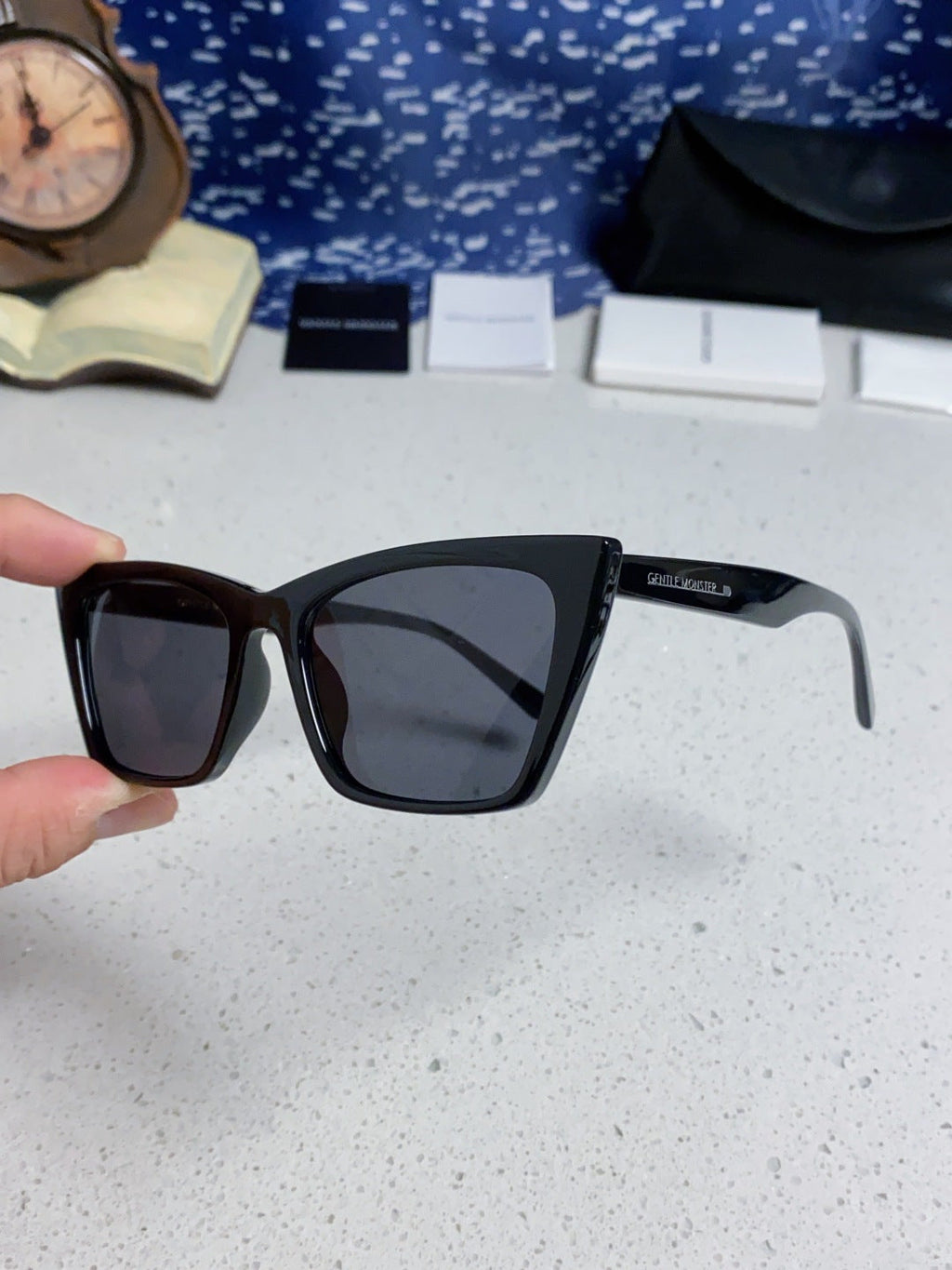 Gentle Monster TALIN Cat-Eye Black Lens Sunglasses for Men & Women - detail image 6