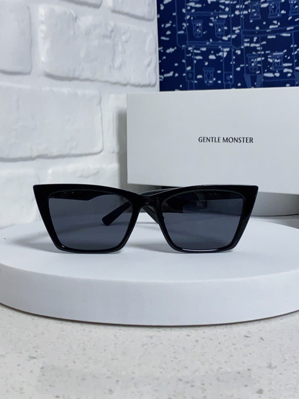 Gentle Monster TALIN Cat-Eye Black Lens Sunglasses for Men & Women - detail image 2