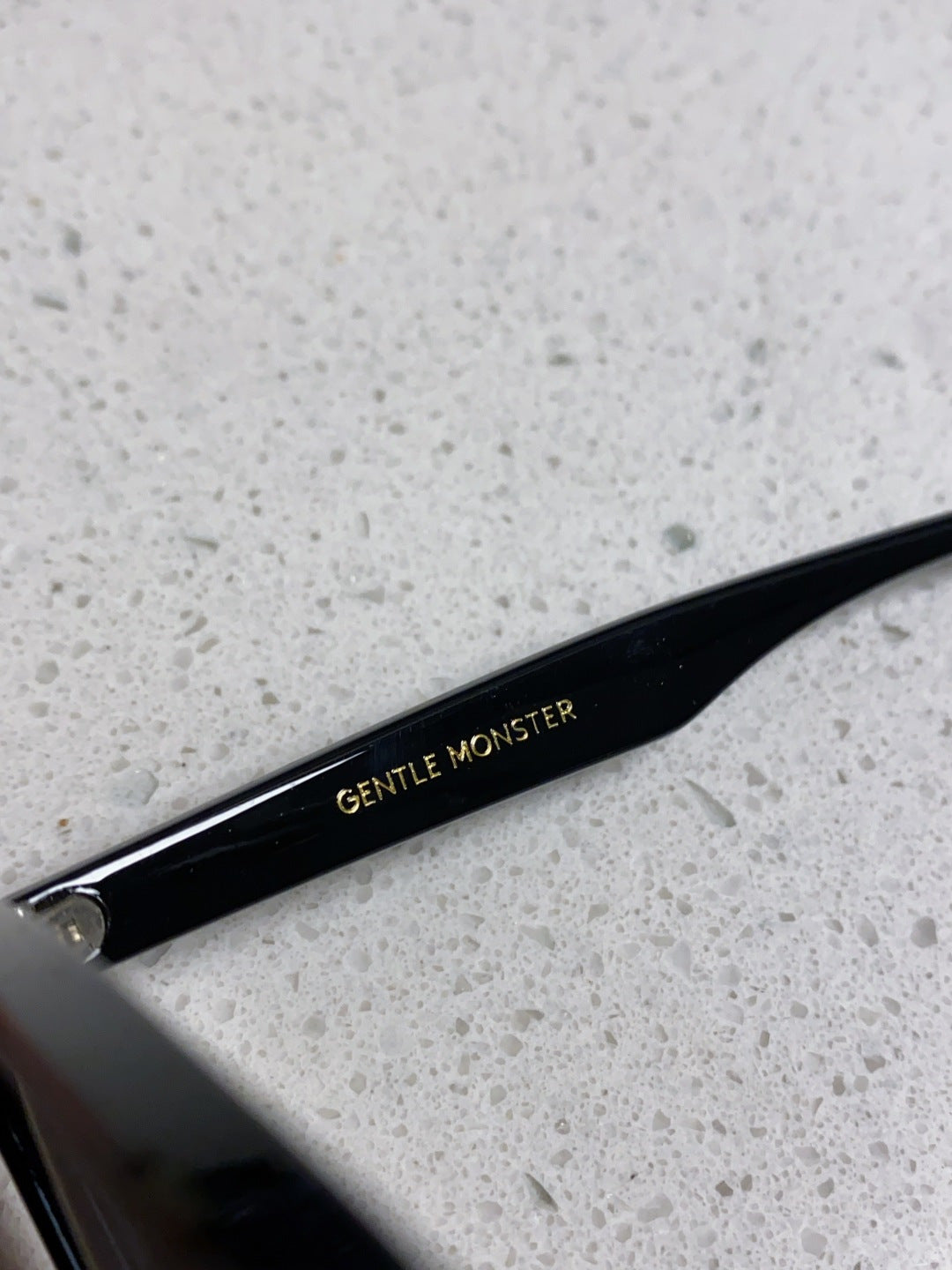 Gentle Monster TALIN Cat-Eye Black Lens Sunglasses for Men & Women - detail image 8