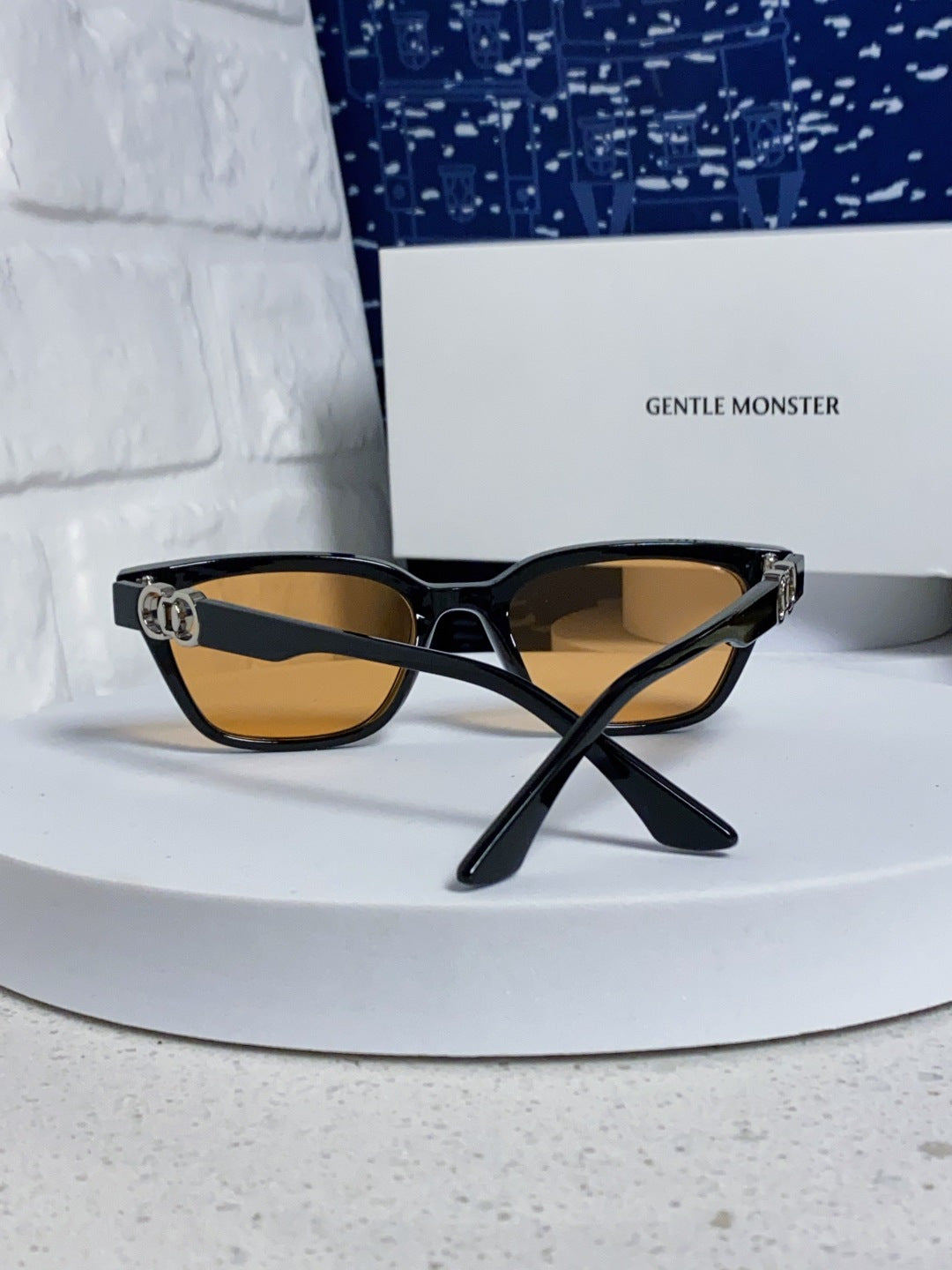 Gentle Monster XOXO Square Brown Lens Sunglasses for Men & Women - 158674 - detail image 3