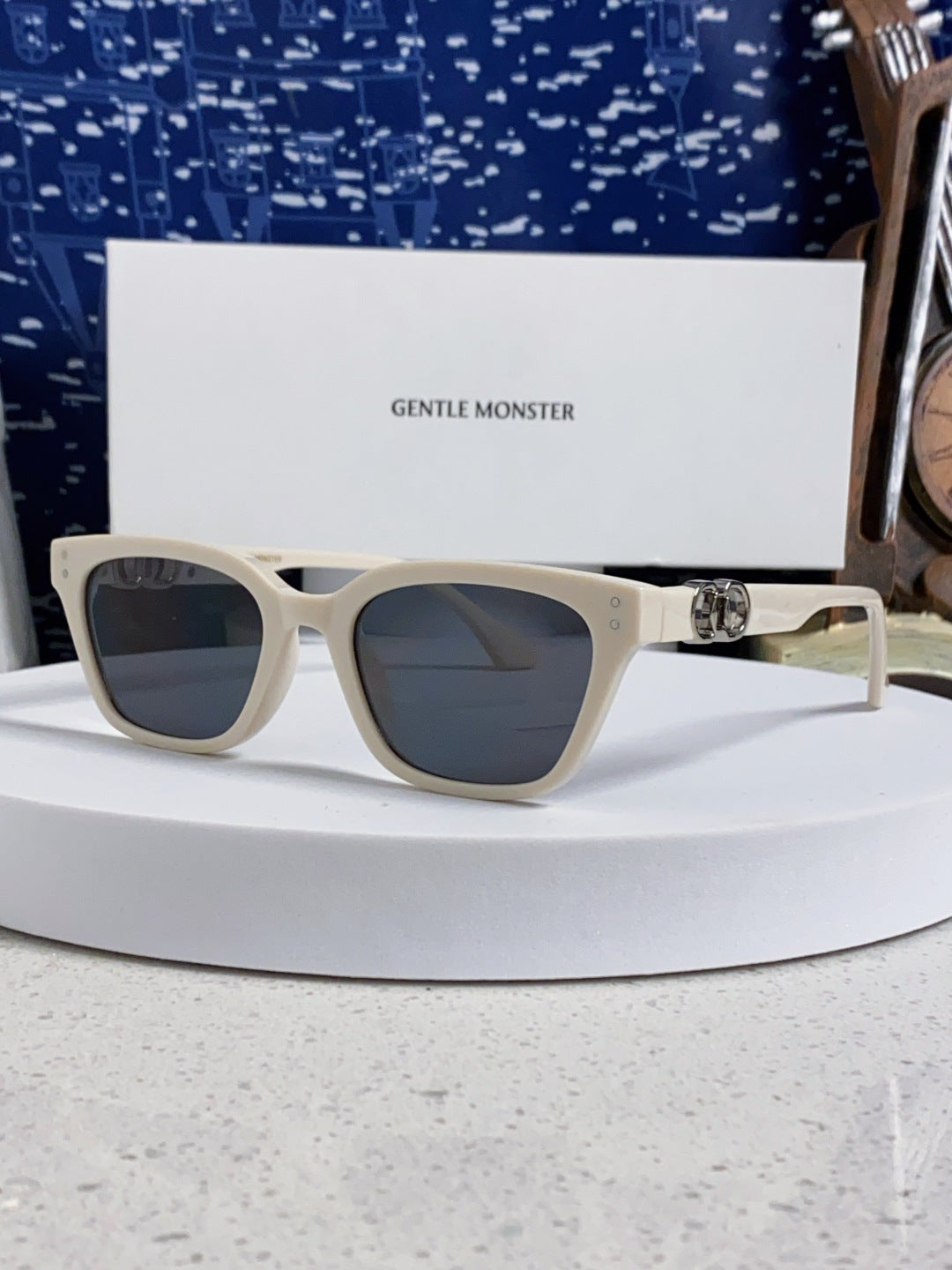 Gentle Monster XOXO Square Silver Lens Sunglasses for Men & Women - 867259