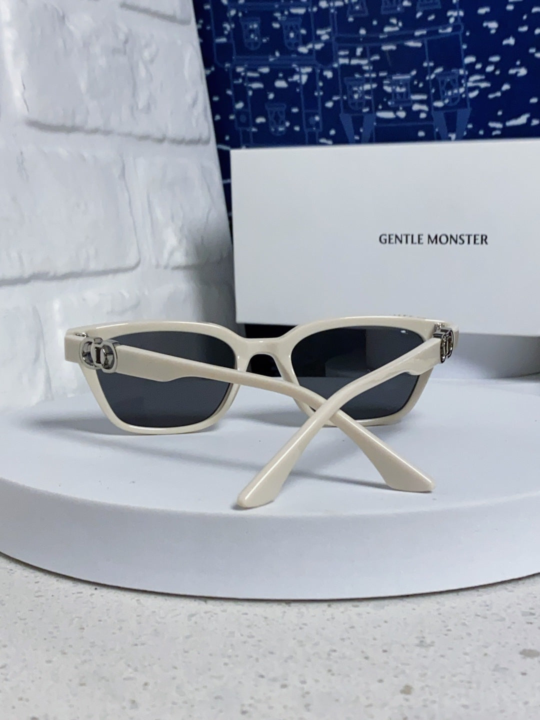 Gentle Monster XOXO Square Silver Lens Sunglasses for Men & Women - 867259 - detail image 3
