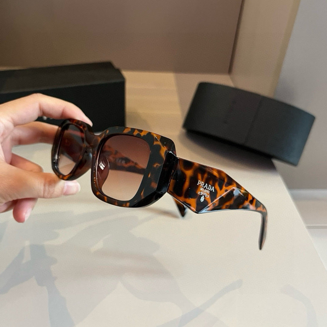 Prada SPR17WF Fashion Brown Lens Sunglasses for Men & Women - detail image 4