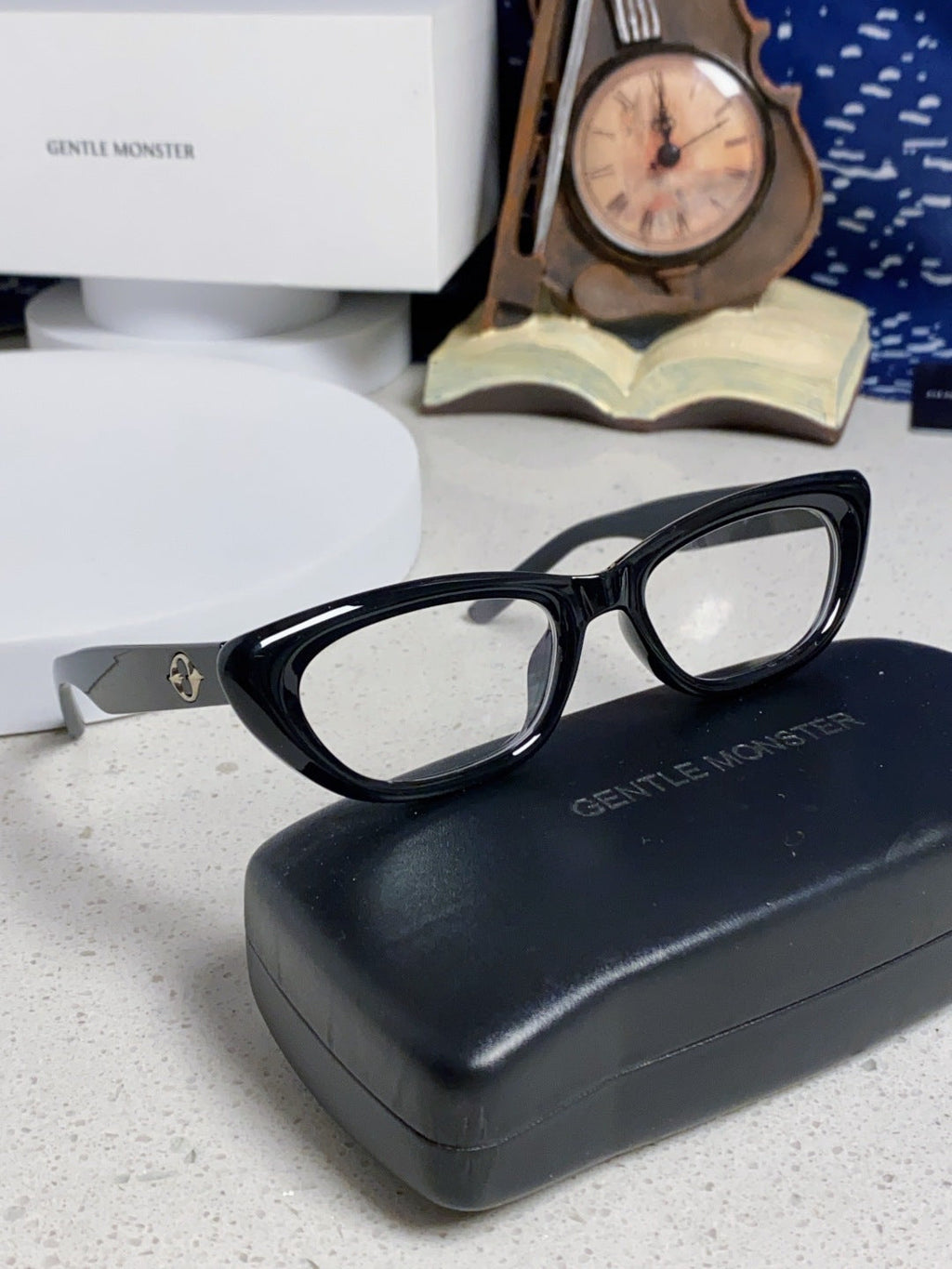Gentle Monster 27AND7 Cat-Eye Silver Lens Sunglasses for Men & Women - 488046 - detail image 10