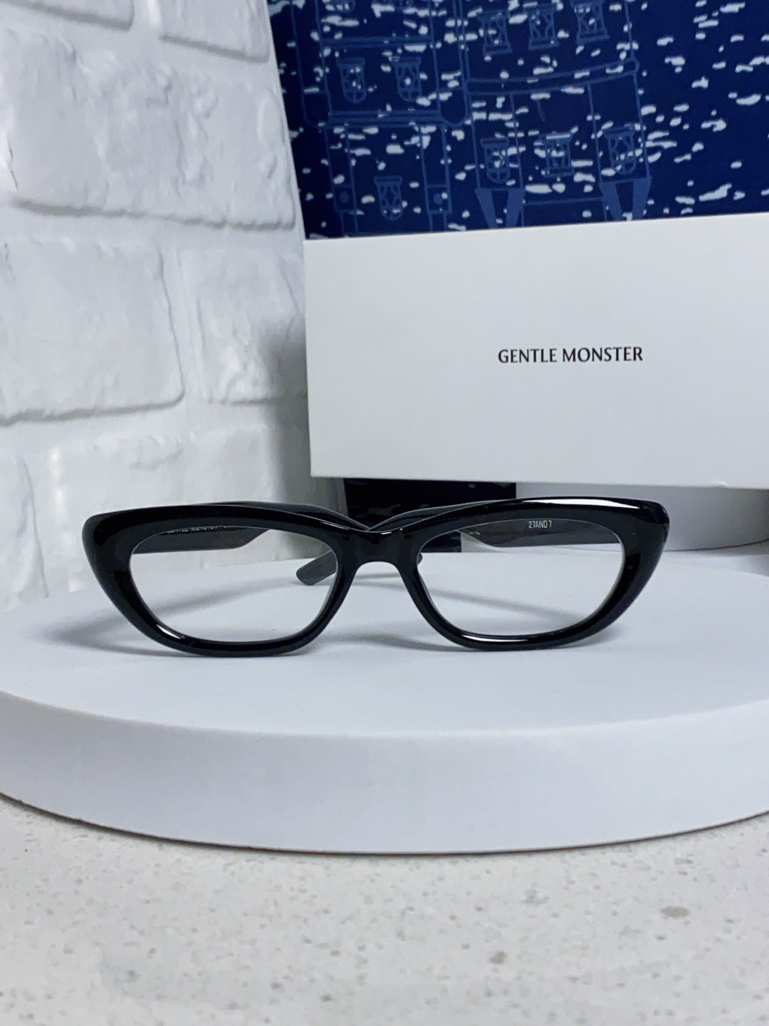 Gentle Monster 27AND7 Cat-Eye Silver Lens Sunglasses for Men & Women - 488046 - detail image 2