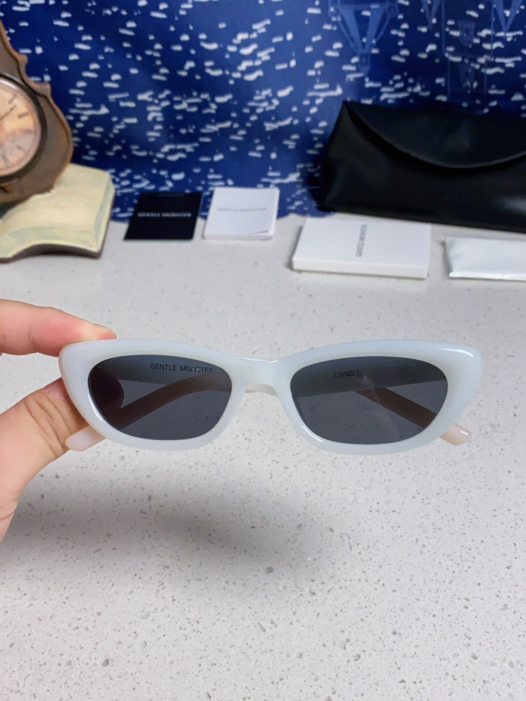Gentle Monster 27AND7 Cat-Eye Silver Lens Sunglasses for Men & Women - 488047 - detail image 4