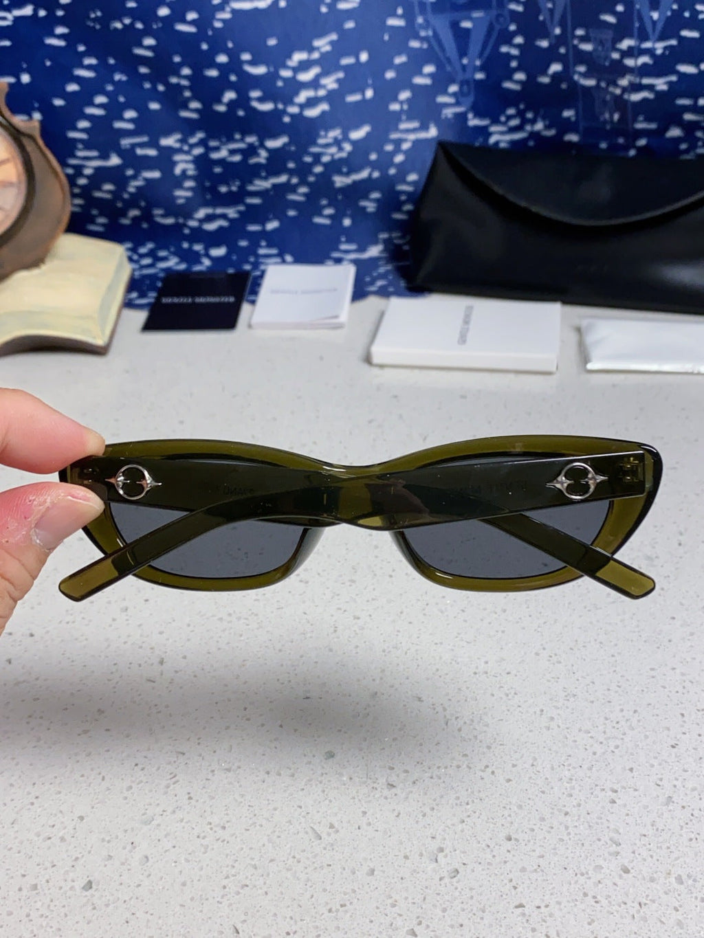 Gentle Monster 27AND7 Cat-Eye Black Lens Sunglasses for Men & Women - 358876 - detail image 5