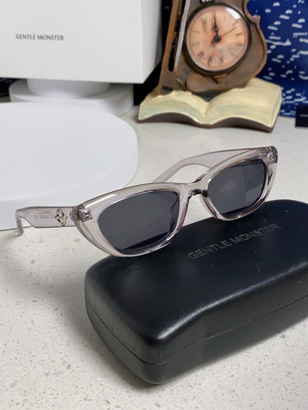 Gentle Monster 27AND7 Cat-Eye Silver Lens Sunglasses for Men & Women - 358877 - detail image 10