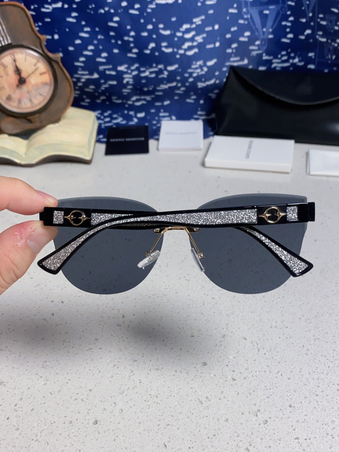 Gentle Monster 8194 Lightweight Rimless Black Lens Sunglasses for Women - detail image 5