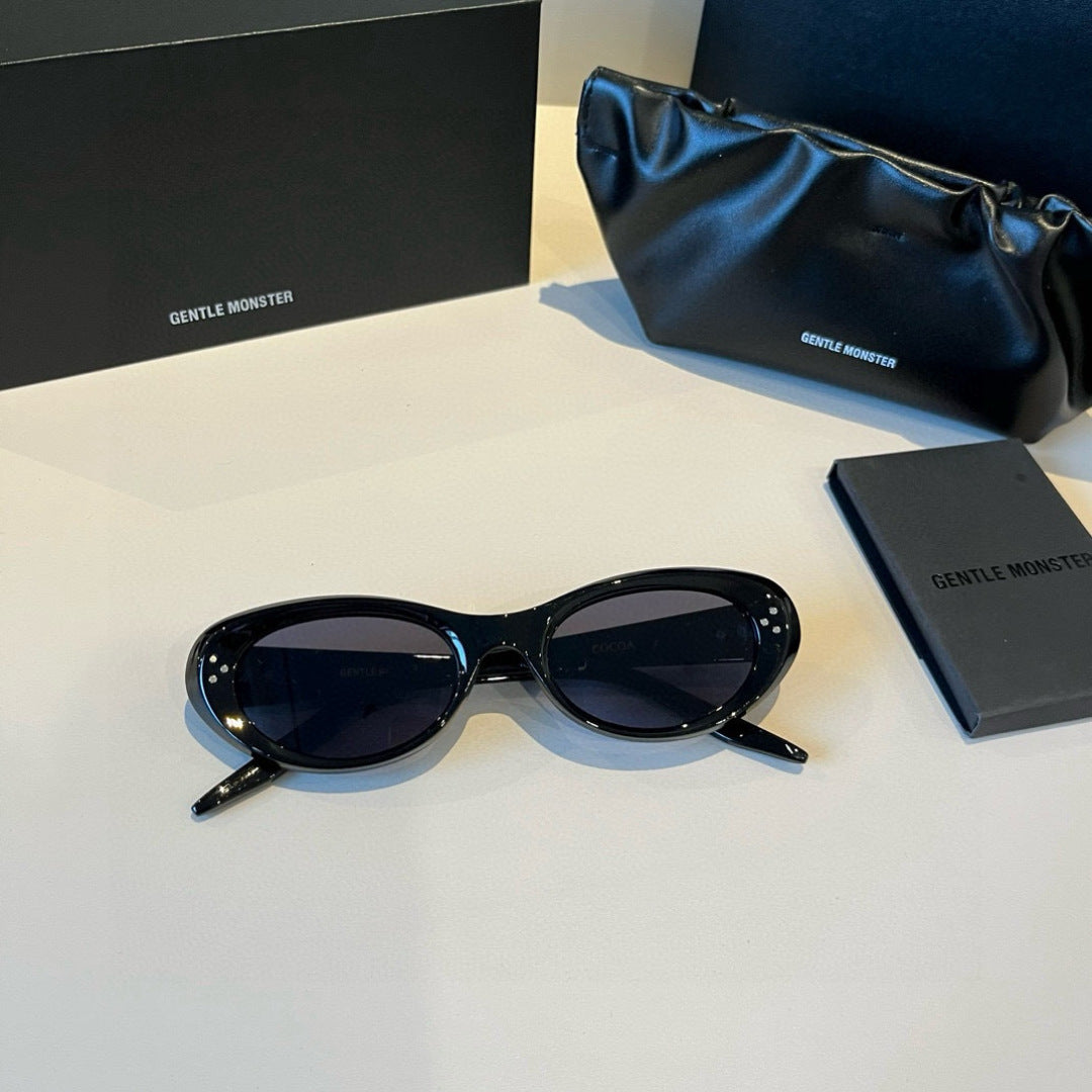 Gentle Monster Cat-Eye Black Lens Sunglasses for Men & Women - 383129 - detail image 10