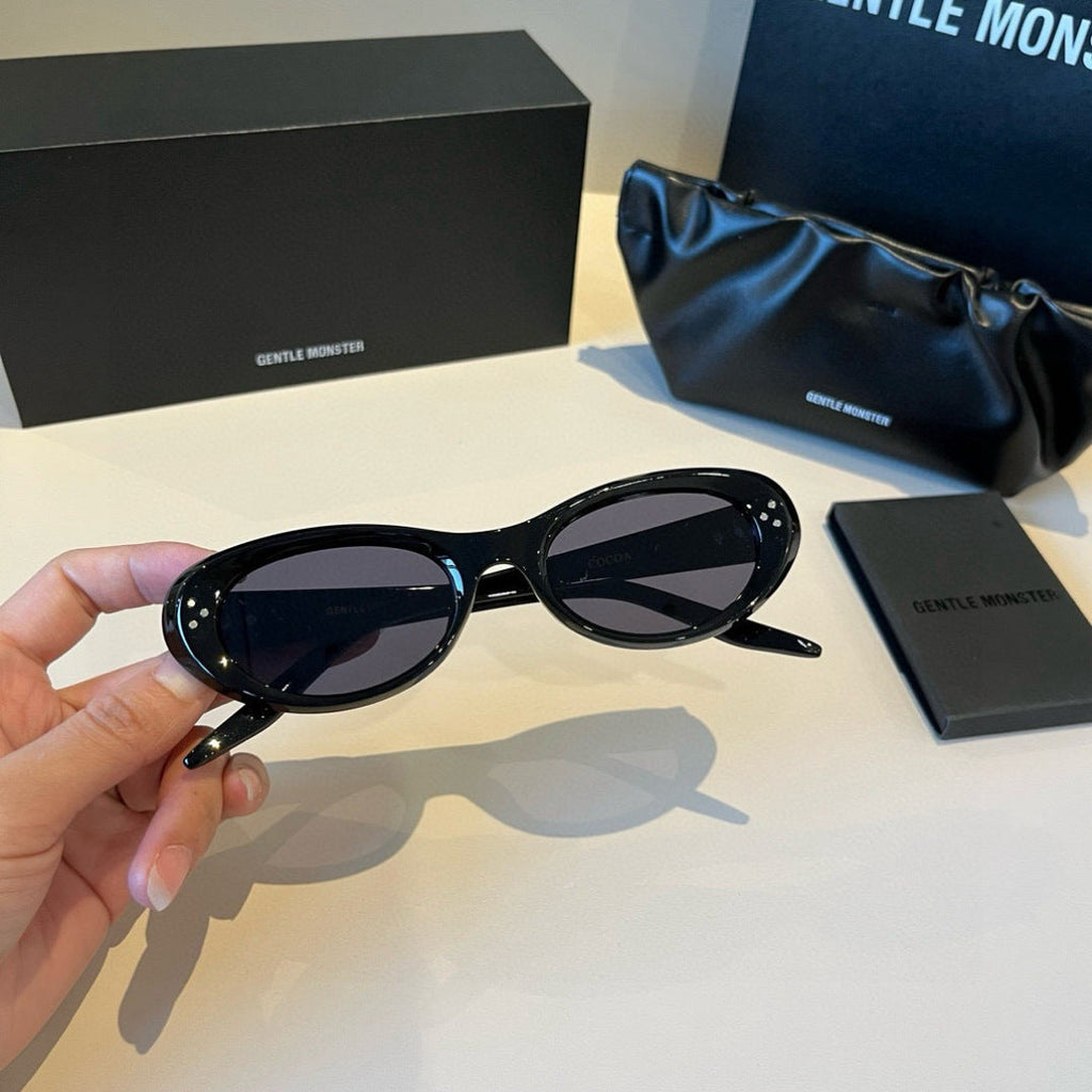 Gentle Monster Cat-Eye Black Lens Sunglasses for Men & Women - 416495 - detail image 9