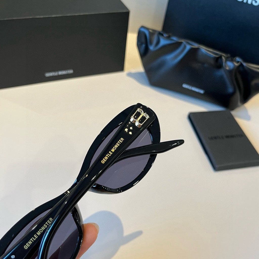 Gentle Monster Cat-Eye Black Lens Sunglasses for Men & Women - 358910 - detail image 7