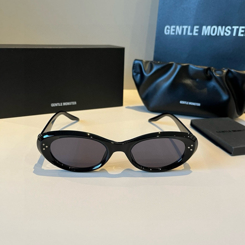 Gentle Monster Cat-Eye Black Lens Sunglasses for Men & Women - 416495 - detail image 2