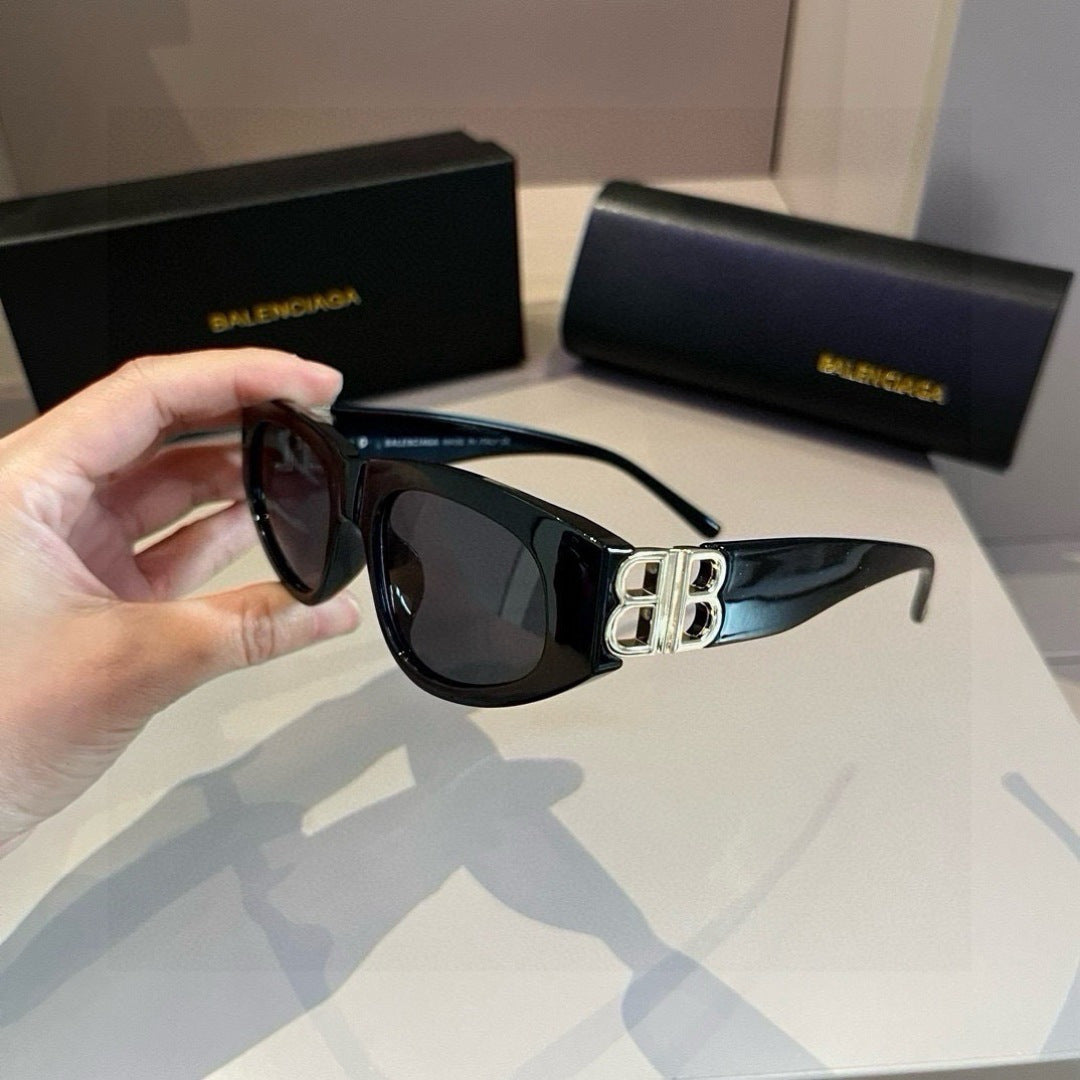 Balenciaga Rectangular Gold Lens Sunglasses for Men & Women - 449657 - detail image 3