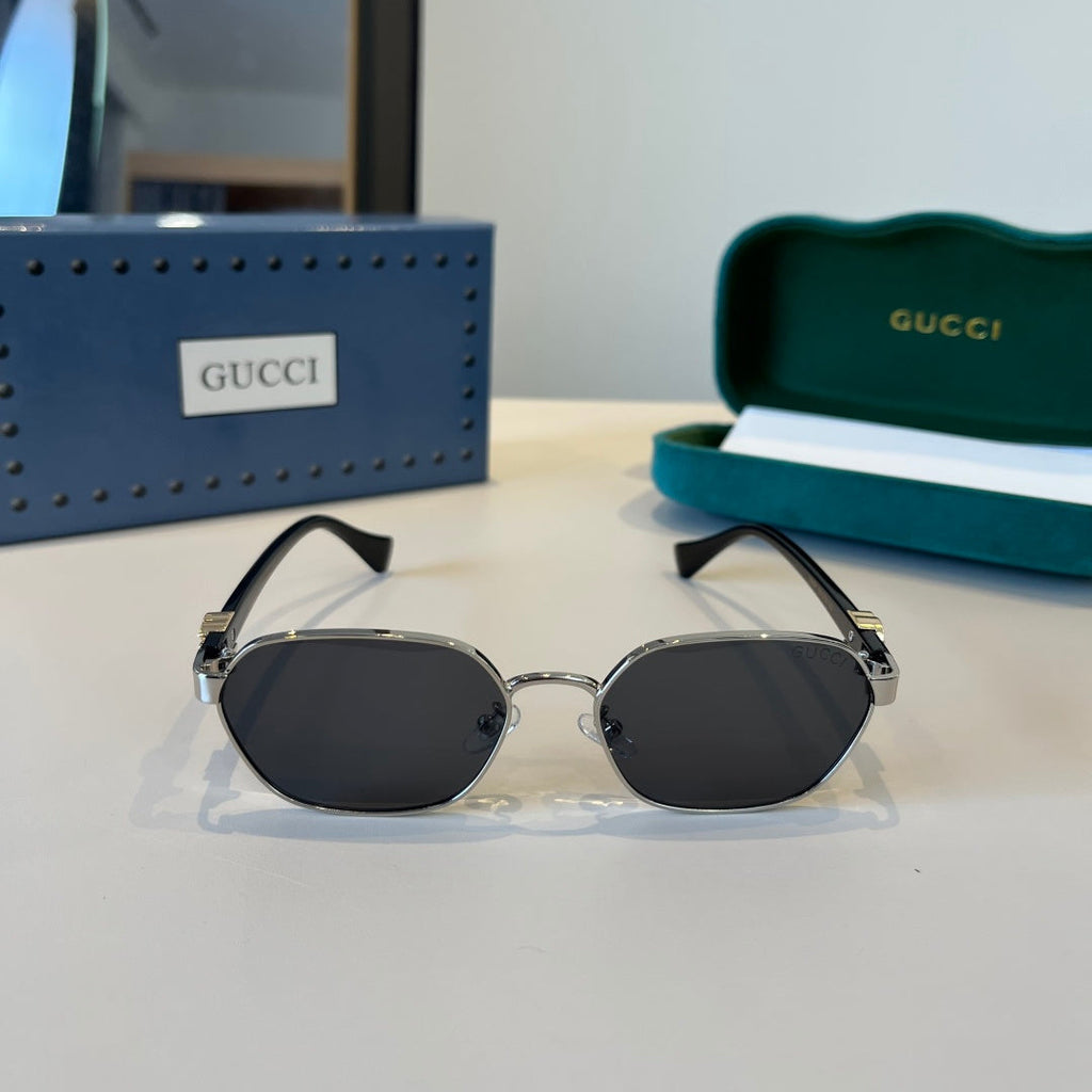 Gucci Polarized Fashion Silver Lens Sunglasses for Men - 866938 - detail image 2
