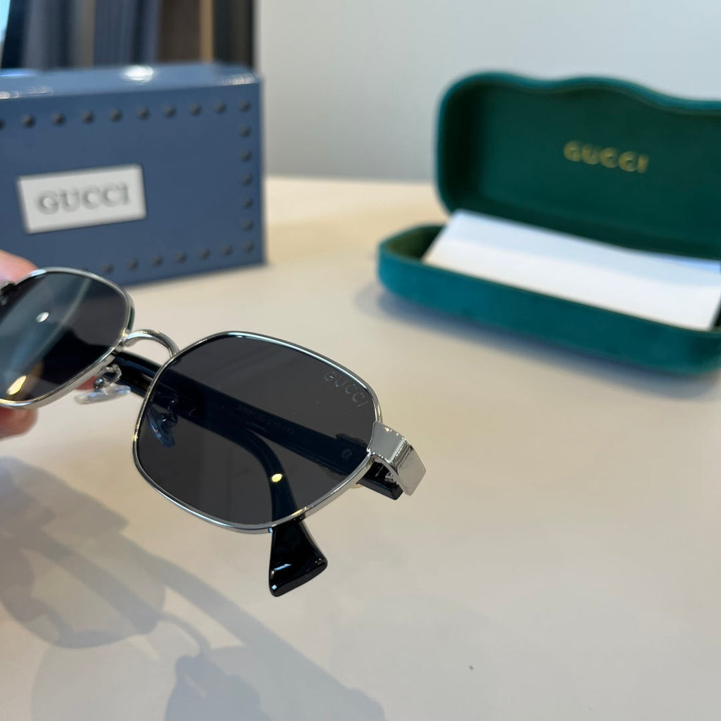 Gucci Polarized Fashion Silver Lens Sunglasses for Men - 866938 - detail image 9