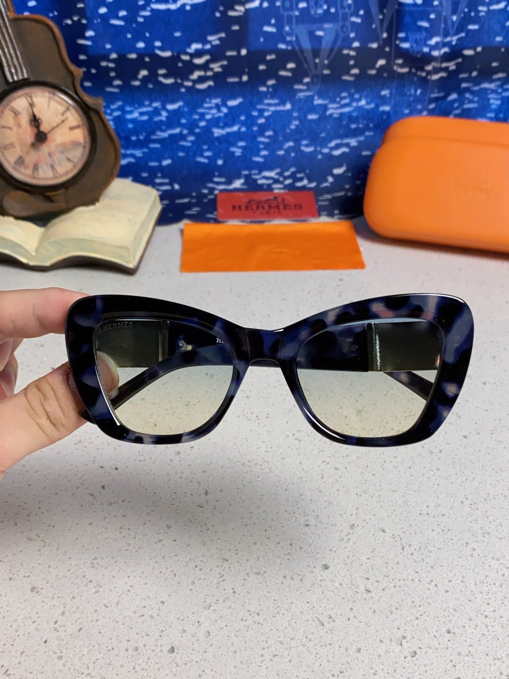Hermès Cat-Eye Silver Lens Sunglasses for Men & Women - 488103 - detail image 4