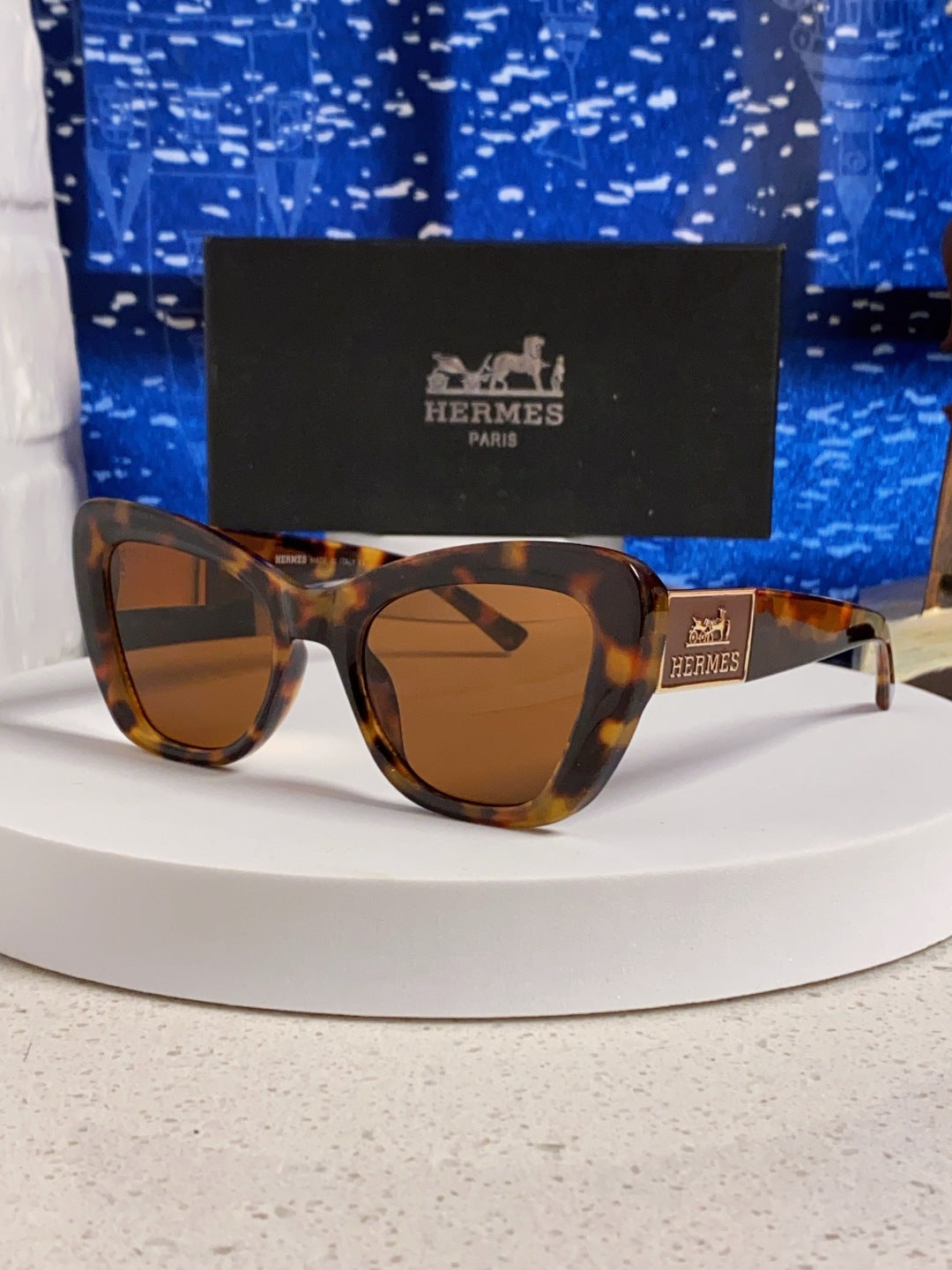 Hermès Cat-Eye Brown Lens Sunglasses for Men & Women - 358924