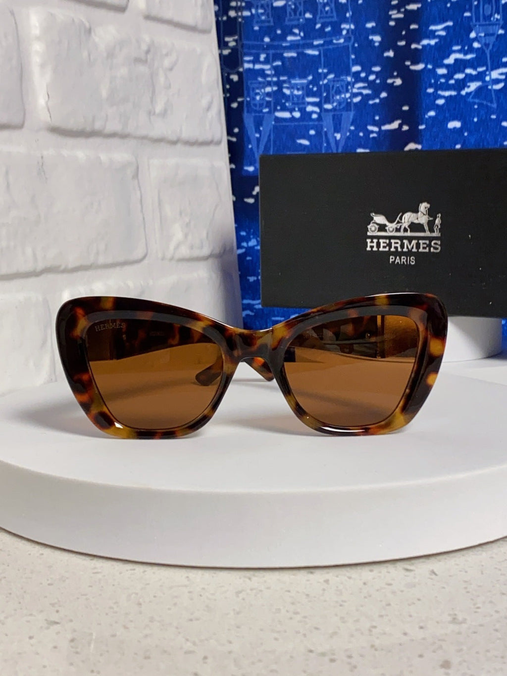 Hermès Cat-Eye Brown Lens Sunglasses for Men & Women - detail image 2