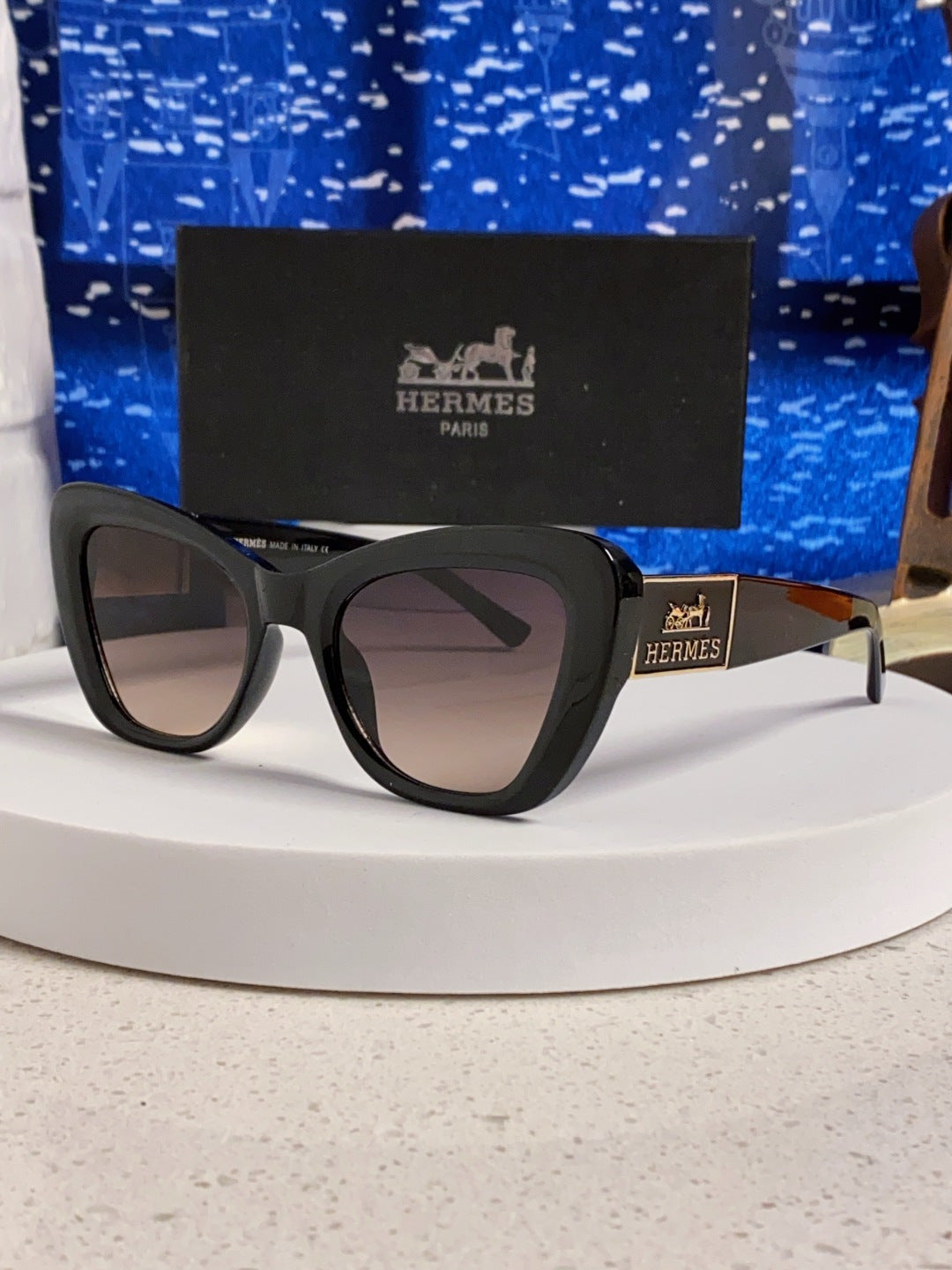 Hermès Cat-Eye Silver Lens Sunglasses for Men & Women - 358925