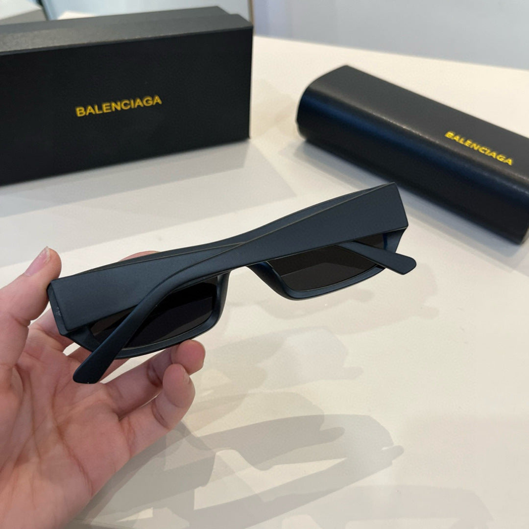 Balenciaga Rectangular Gray Lens Sunglasses for Men & Women - 358642 - detail image 5