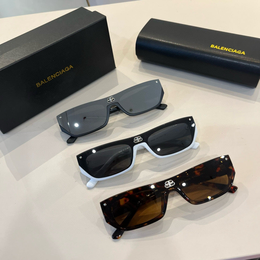 Balenciaga Rectangular Gray Lens Sunglasses for Men & Women - 358642 - detail image 8
