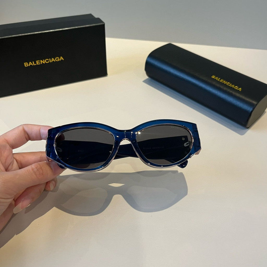 Balenciaga Rectangular Black Lens Sunglasses for Men & Women - 358661 - detail image 6