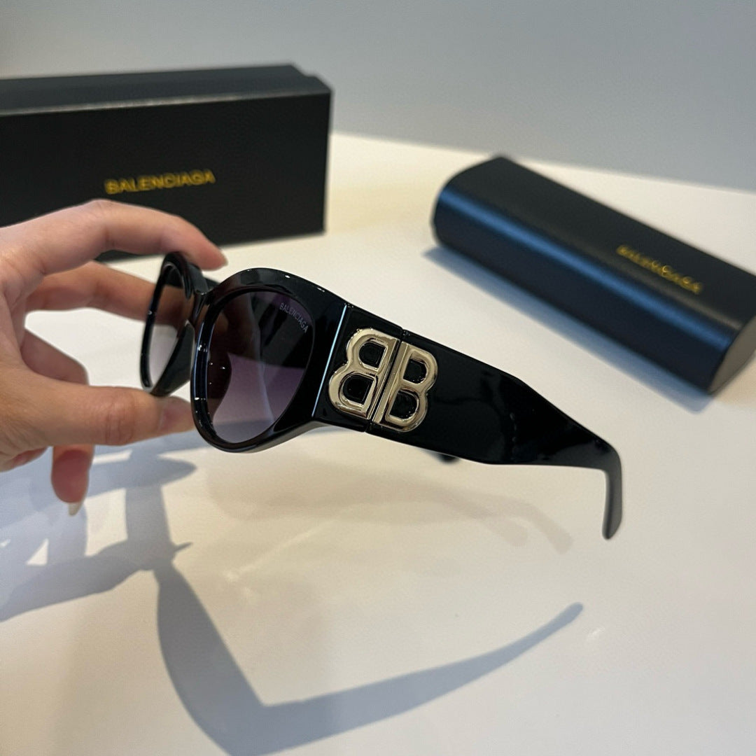 Balenciaga Rectangular Black Lens Sunglasses for Men & Women - 358662 - detail image 4