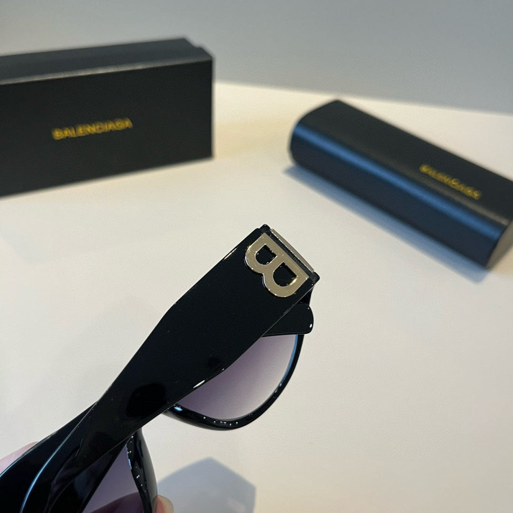 Balenciaga Rectangular Black Lens Sunglasses for Men & Women - 358662 - detail image 8