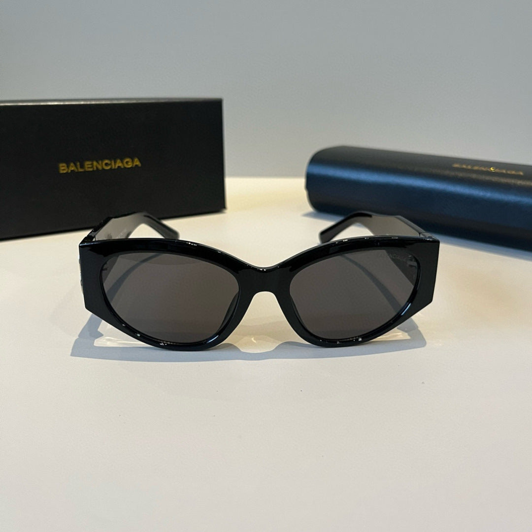 Balenciaga Rectangular Black Lens Sunglasses for Men & Women - 358663 - detail image 2