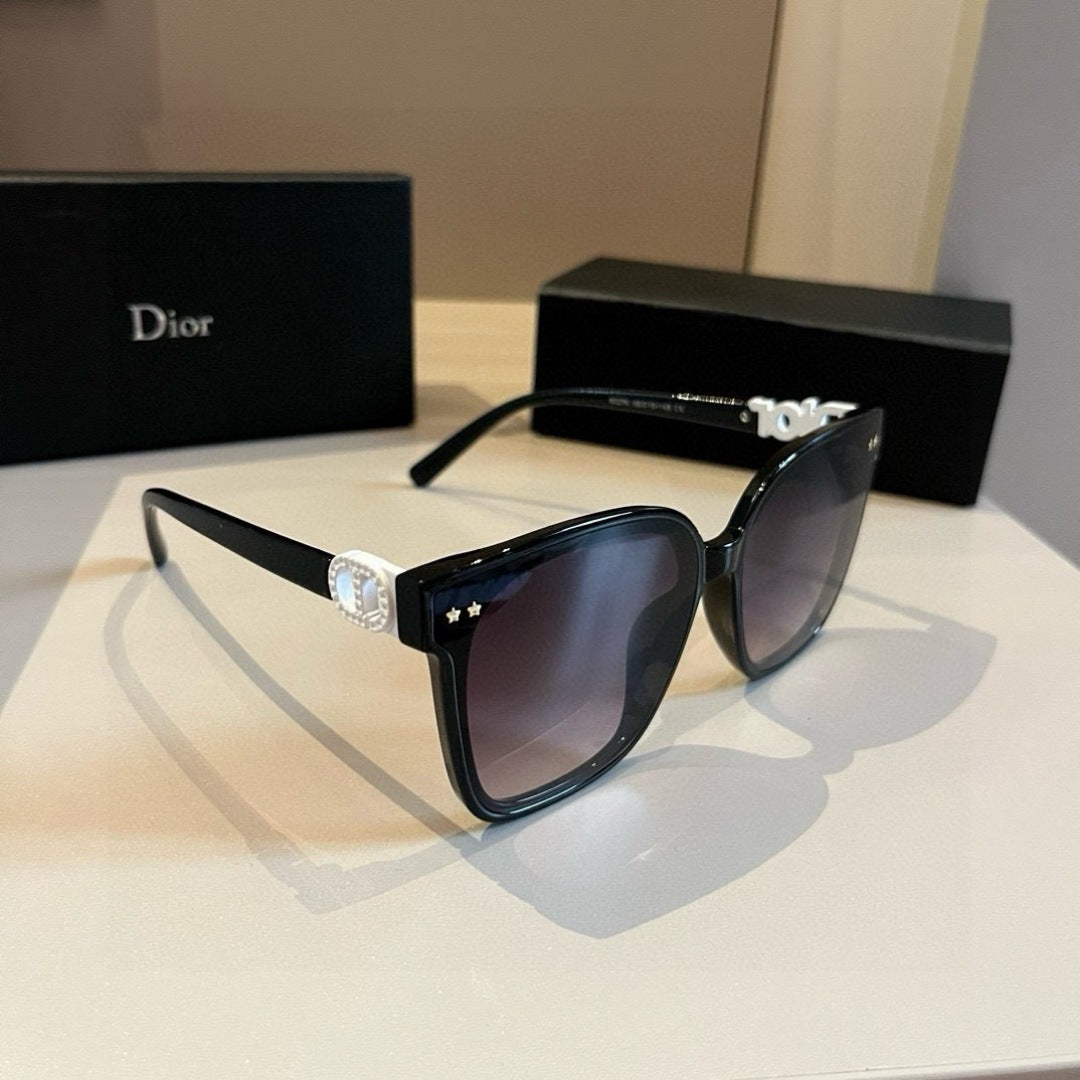 Dior Fashion Gold Lens Sunglasses for Men & Women - 358218