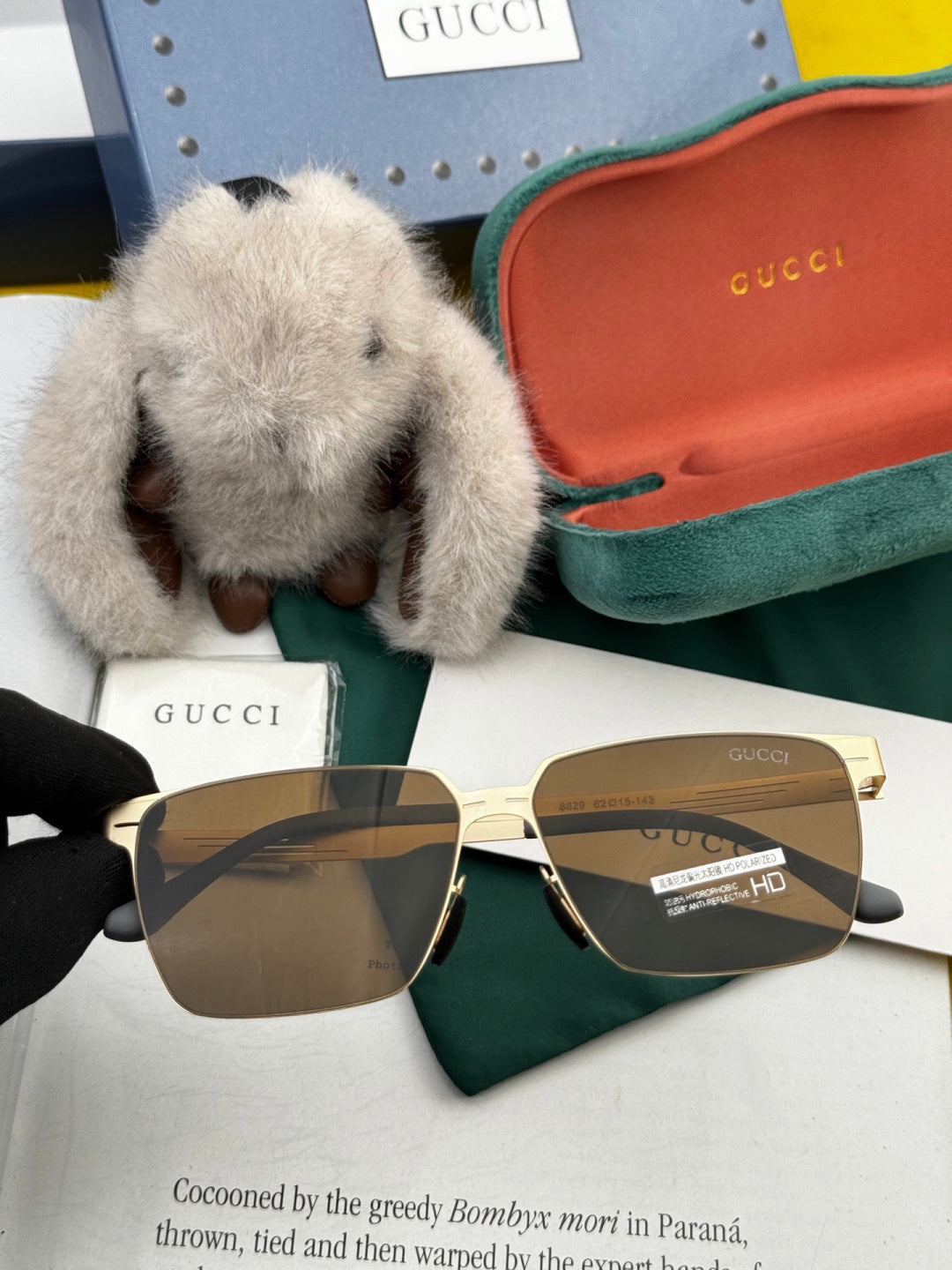 Gucci G9882 Polarized Fashion Black Lens Sunglasses for Men & Women - detail image 3