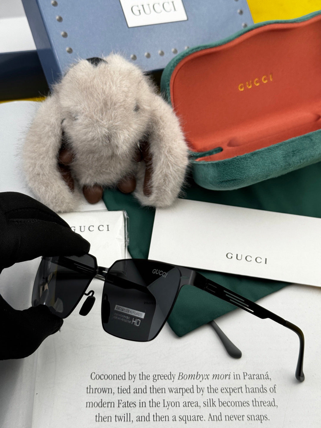 Gucci G9882 Polarized Fashion Black Lens Sunglasses for Men & Women - detail image 4