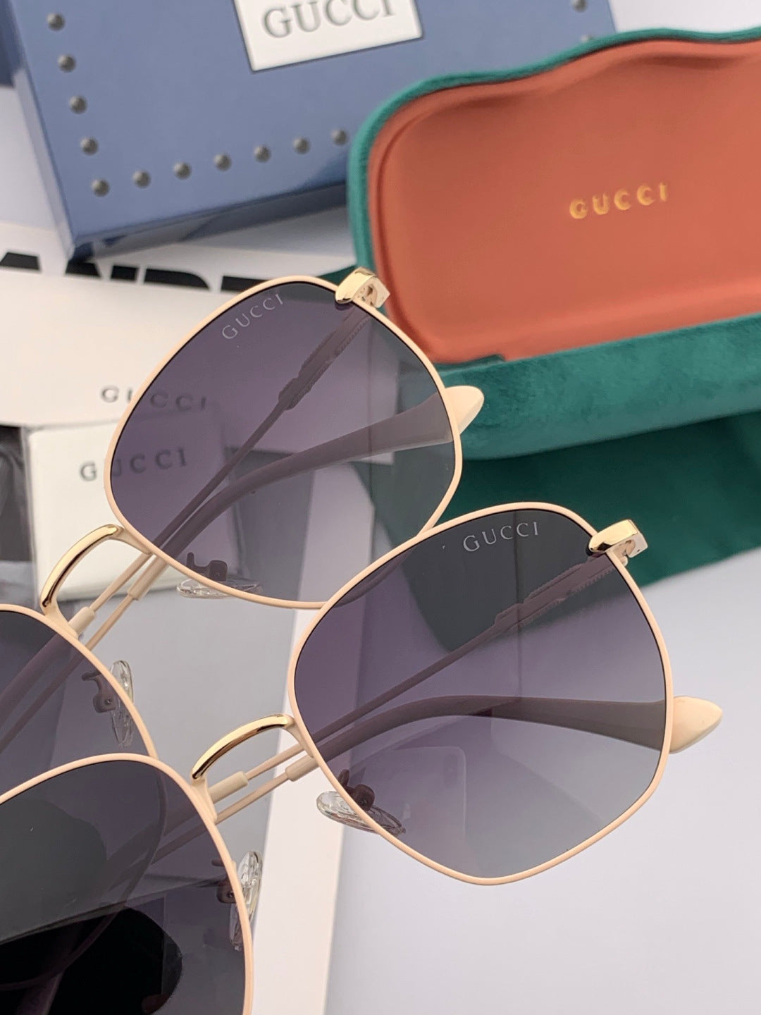 Gucci G7305 Polarized Fashion Gold Lens Sunglasses for Women - detail image 5