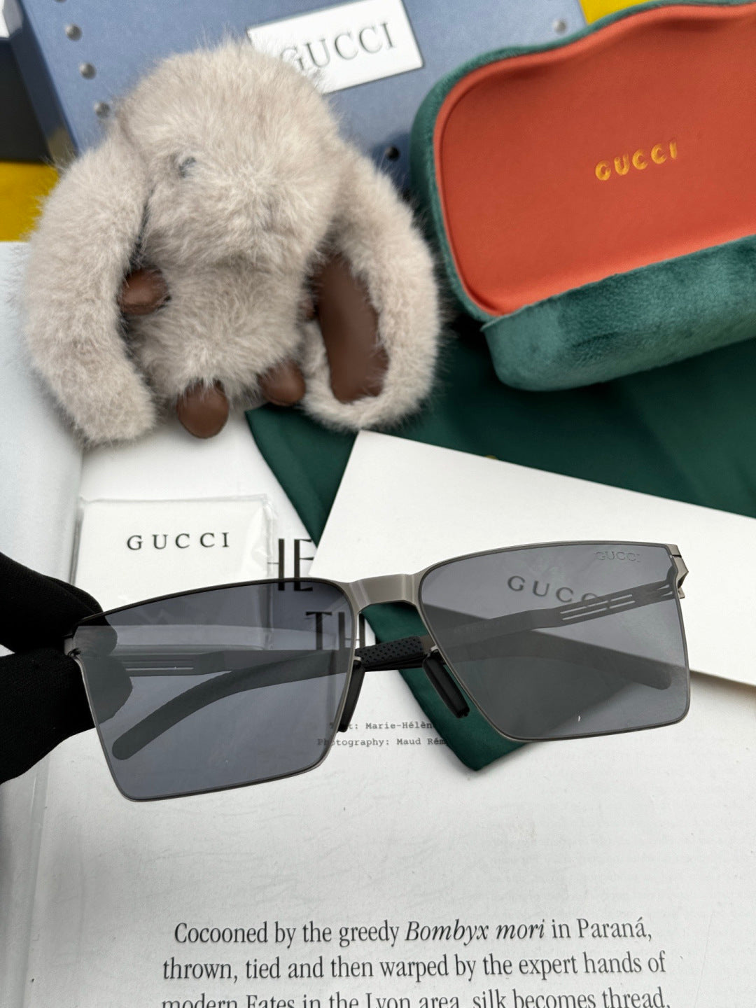 Gucci G198 Polarized Fashion Blue Lens Sunglasses for Men & Women - 132270 - detail image 3