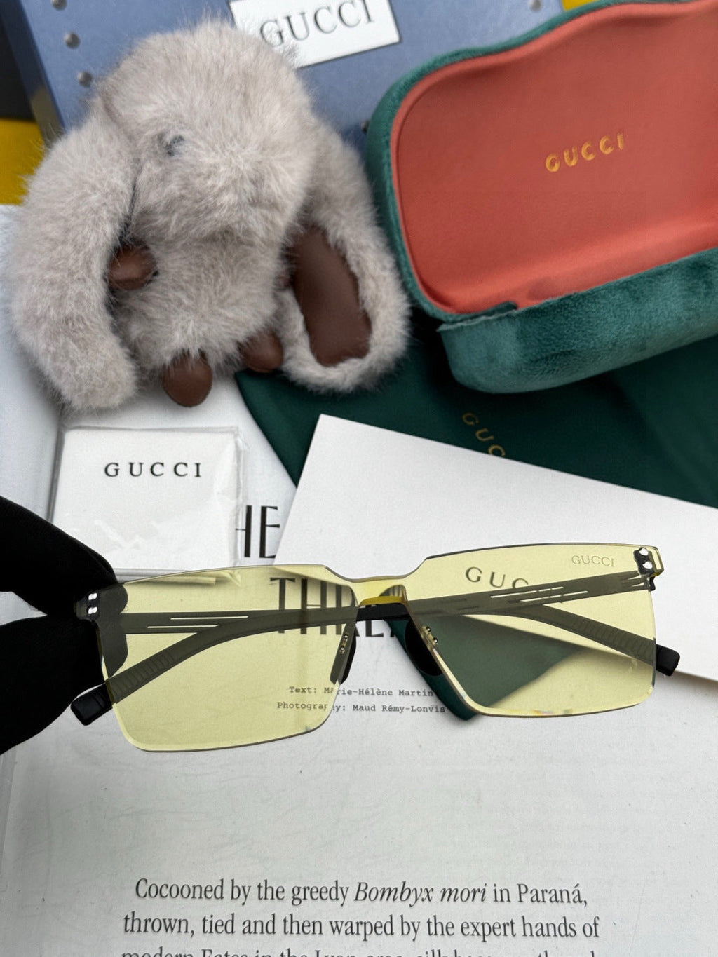 Gucci G910 Polarized Fashion Black Lens Sunglasses for Men & Women - 132274 - detail image 3