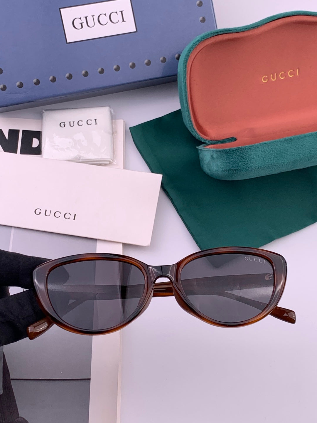 Gucci G3820 Polarized Square Black Lens Sunglasses for Men & Women - 132297 - detail image 2