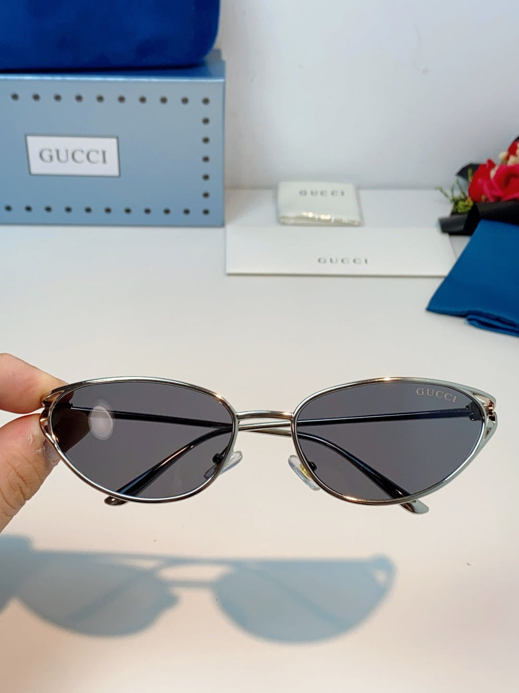 Gucci Cat-Eye Black Lens Sunglasses for Men & Women - 158195 - detail image 4