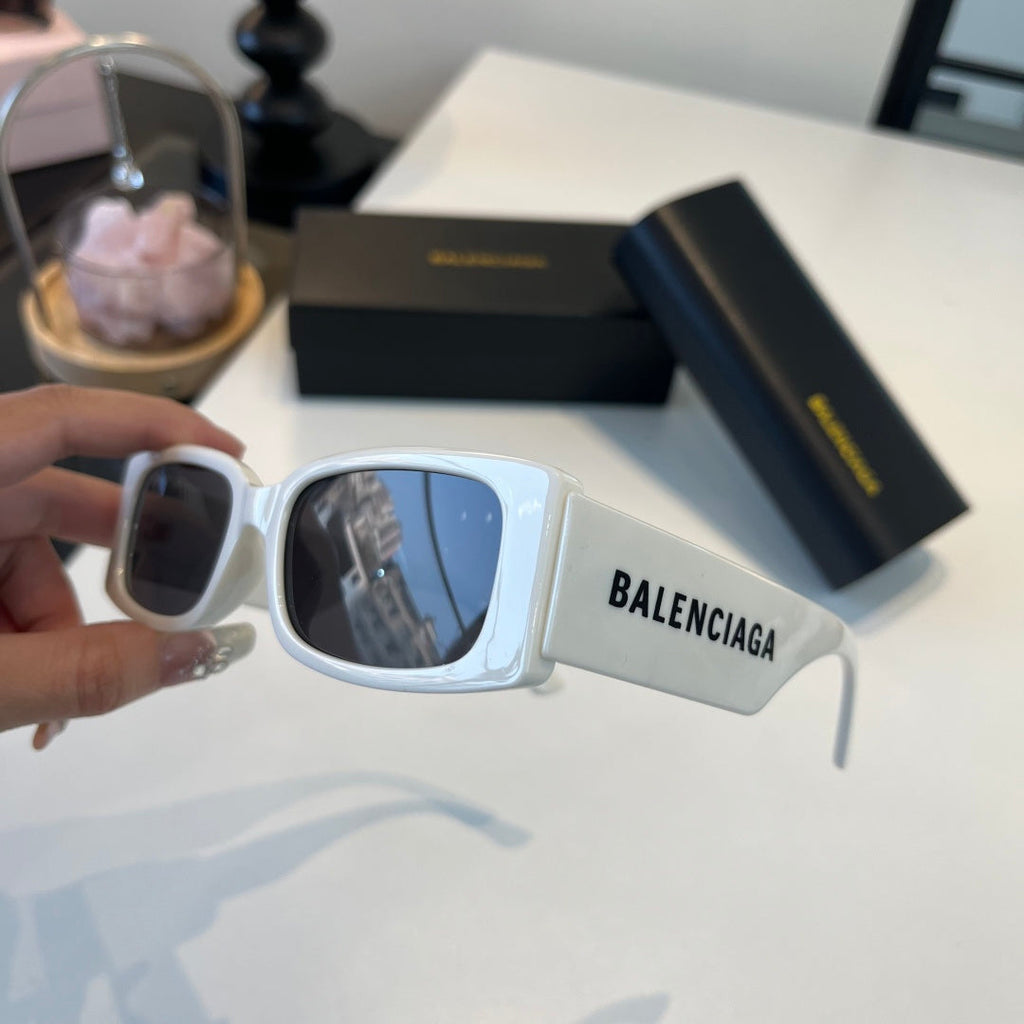 Balenciaga Rectangular Silver Lens Sunglasses for Men & Women - 372347 - detail image 4