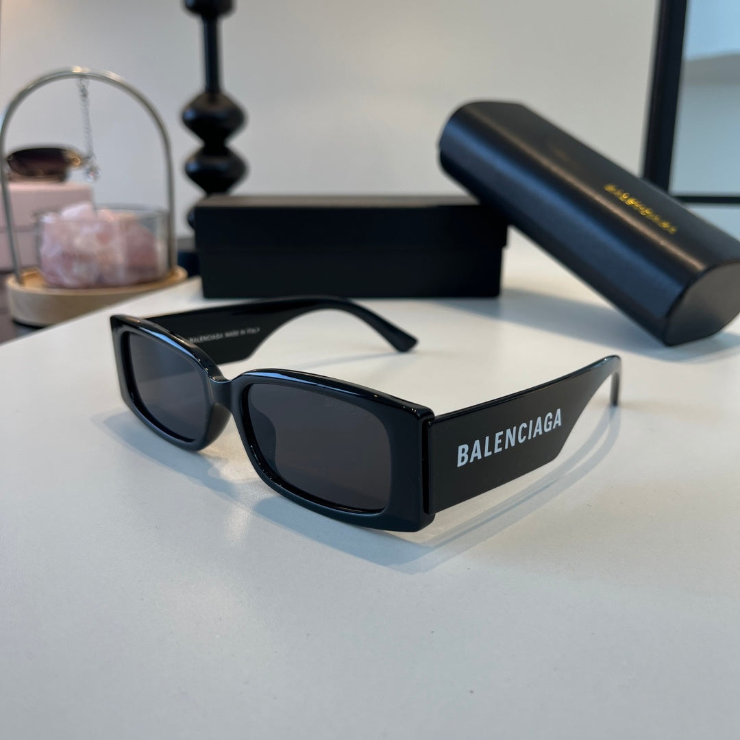 Balenciaga Rectangular Black Lens Sunglasses for Men & Women - 416133 - detail image 2