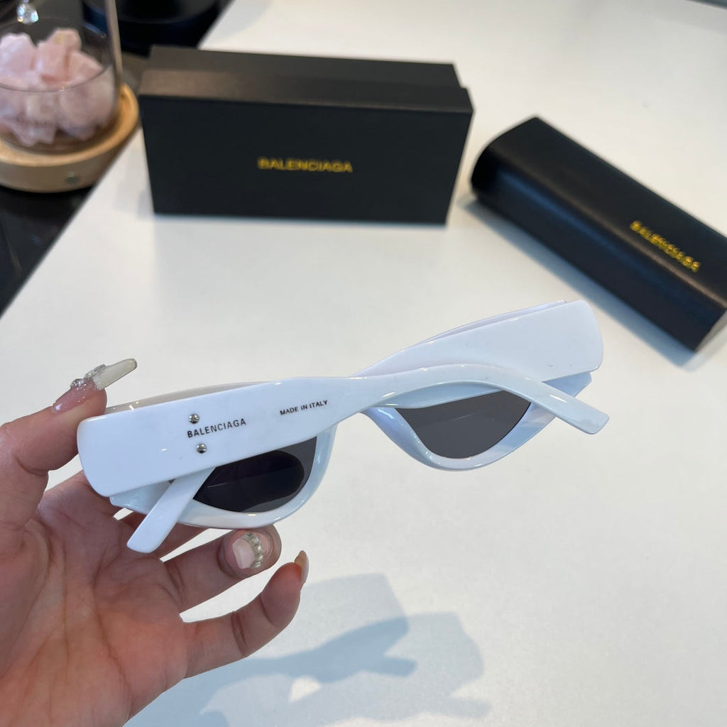 Balenciaga Rectangular Silver Lens Sunglasses for Men & Women - 372350 - detail image 7