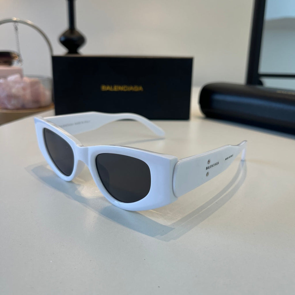 Balenciaga Rectangular Silver Lens Sunglasses for Men & Women - 416135 - detail image 3