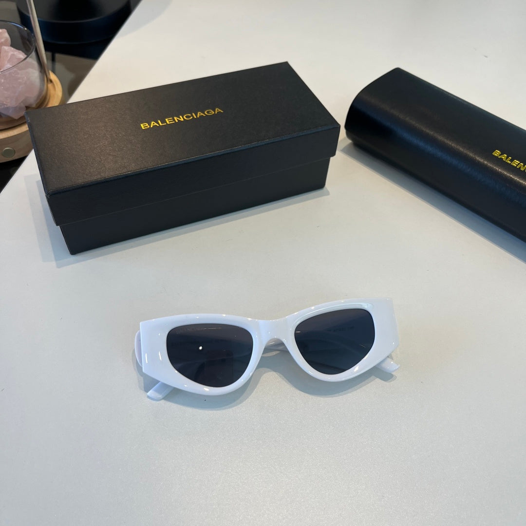 Balenciaga Rectangular Silver Lens Sunglasses for Men & Women - 158568 - detail image 5