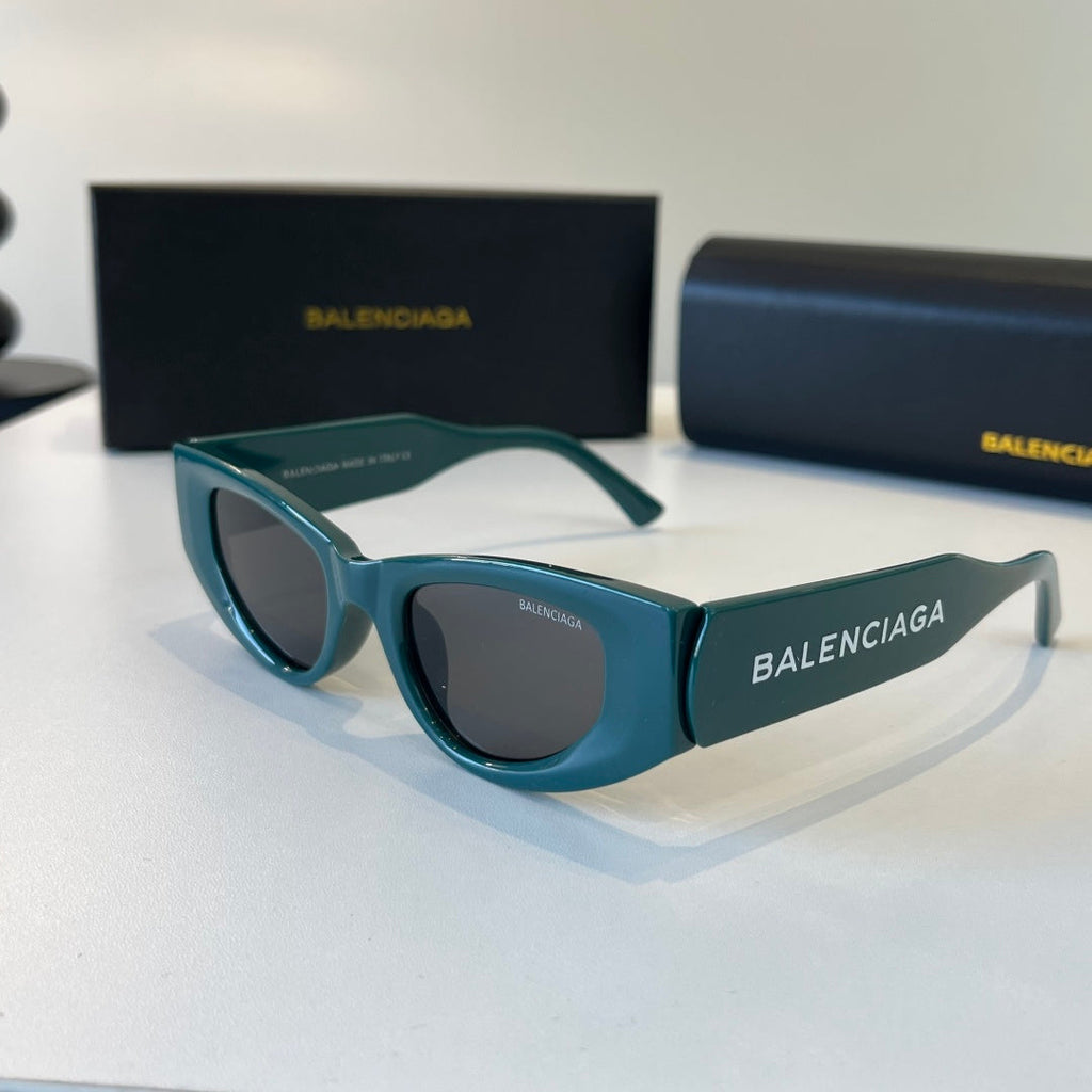 Balenciaga Rectangular Black Lens Sunglasses for Men & Women - 432547 - detail image 3