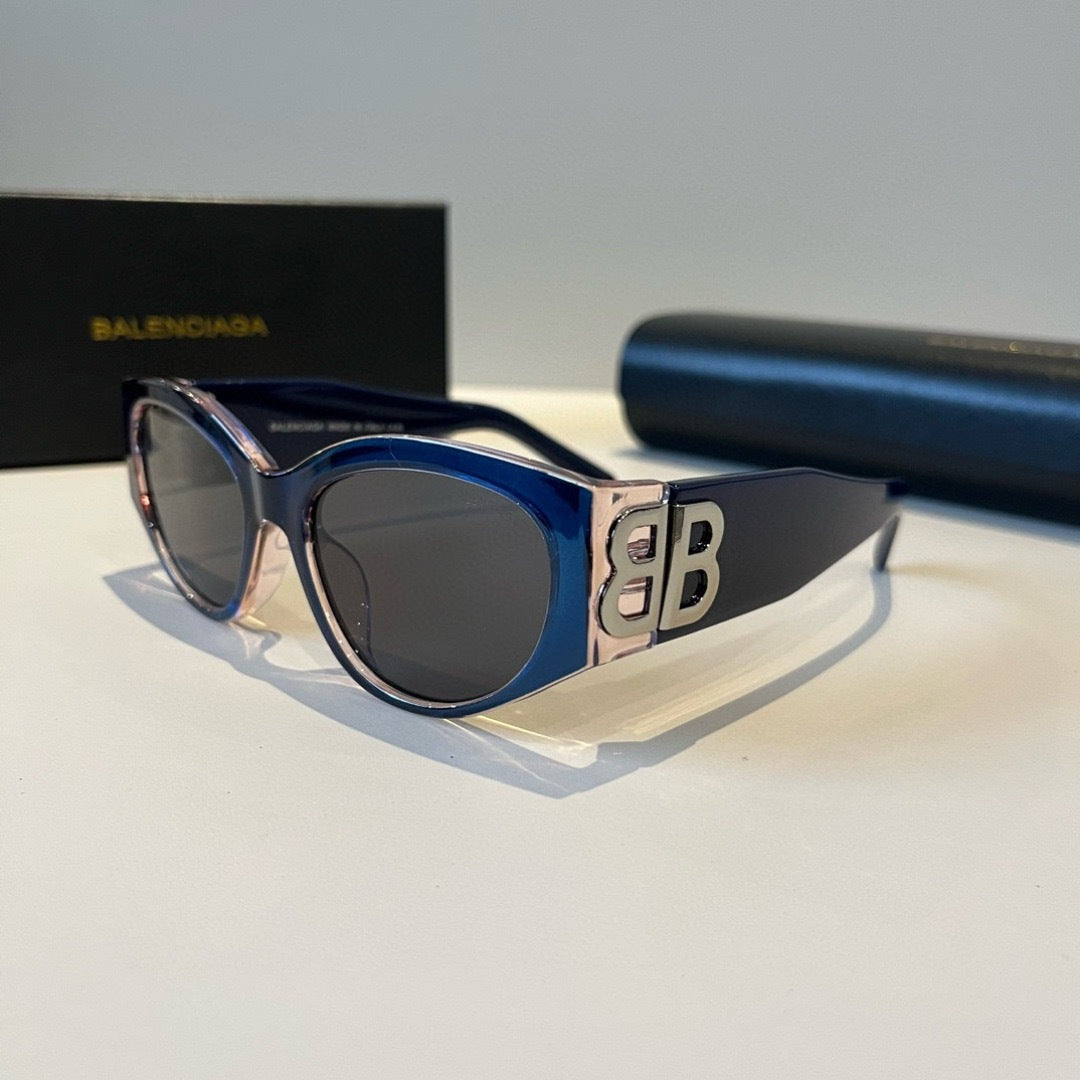 Balenciaga Rectangular Black Lens Sunglasses for Men & Women - 416092 - detail image 3