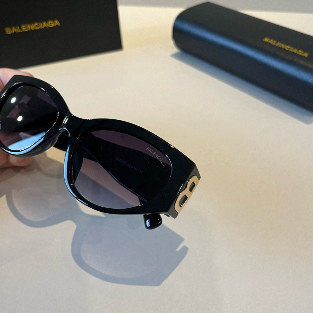 Balenciaga Rectangular Black Lens Sunglasses for Men & Women - 416093 - detail image 9