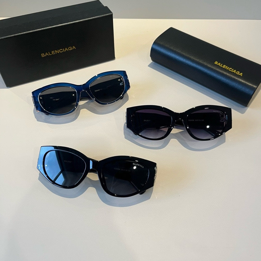 Balenciaga Rectangular Black Lens Sunglasses for Men & Women - 416089 - detail image 11