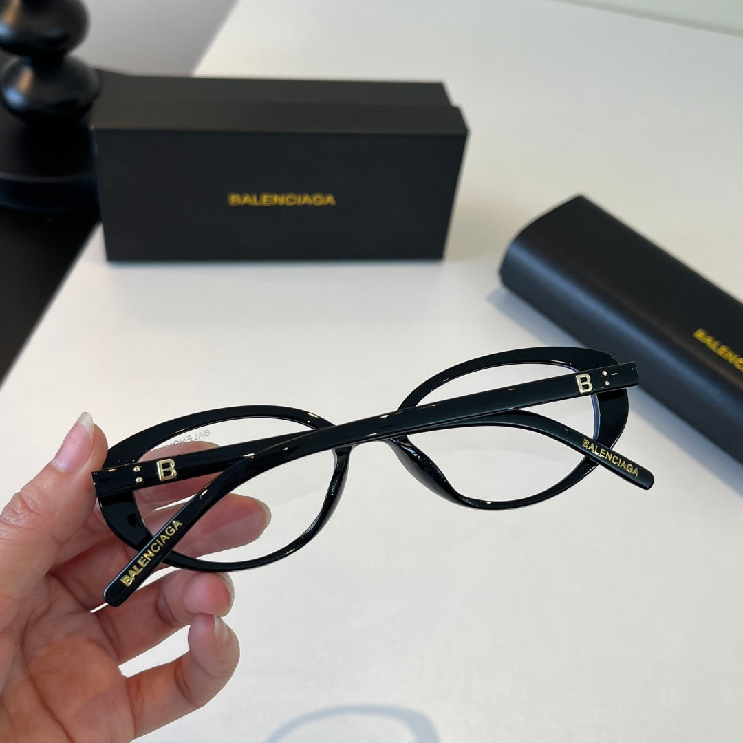 Balenciaga Rectangular Silver Lens Sunglasses for Men & Women - 382906 - detail image 8
