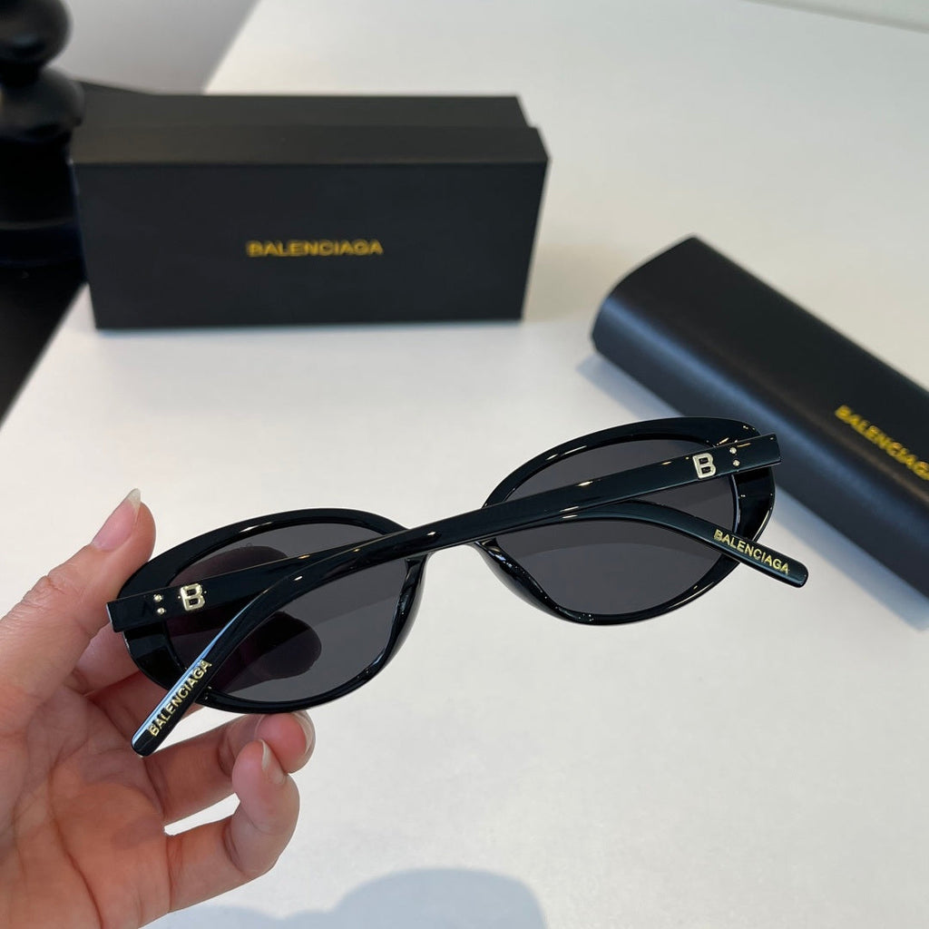 Balenciaga Rectangular Silver Lens Sunglasses for Men & Women - 382907 - detail image 8